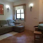 Pod Macesnovo Streho Apartament *