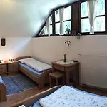 Pod Macesnovo Streho