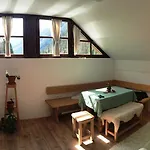 Pod Macesnovo Streho Solčava