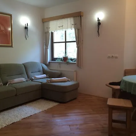 Pod Macesnovo Streho Apartmán *