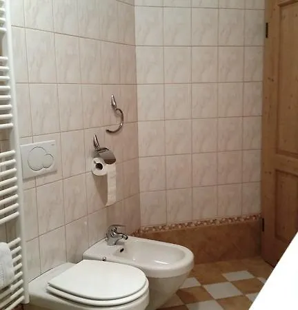 Pod Macesnovo Streho Solčava