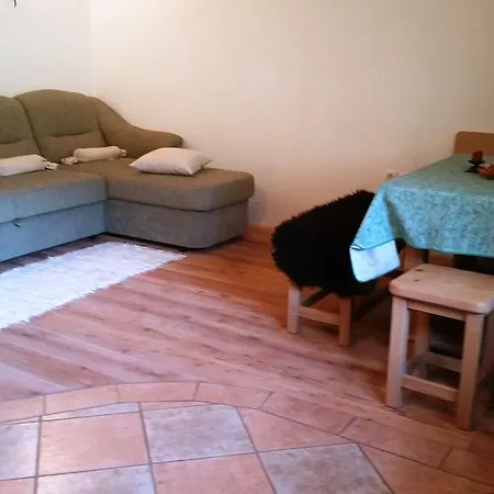 Pod Macesnovo Streho