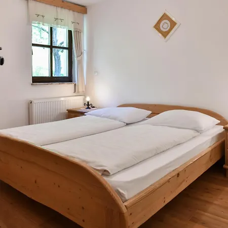 Pod Macesnovo Streho *