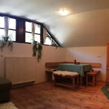 Pod Macesnovo Streho Apartamento