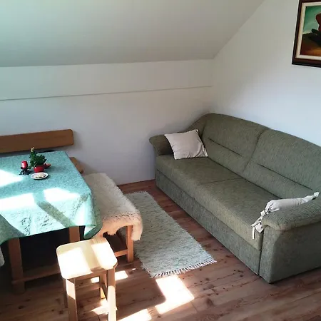 Apartment Pod Macesnovo Streho Solcava