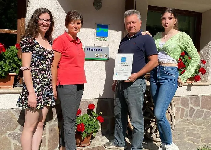 Pod Macesnovo Streho Solčava