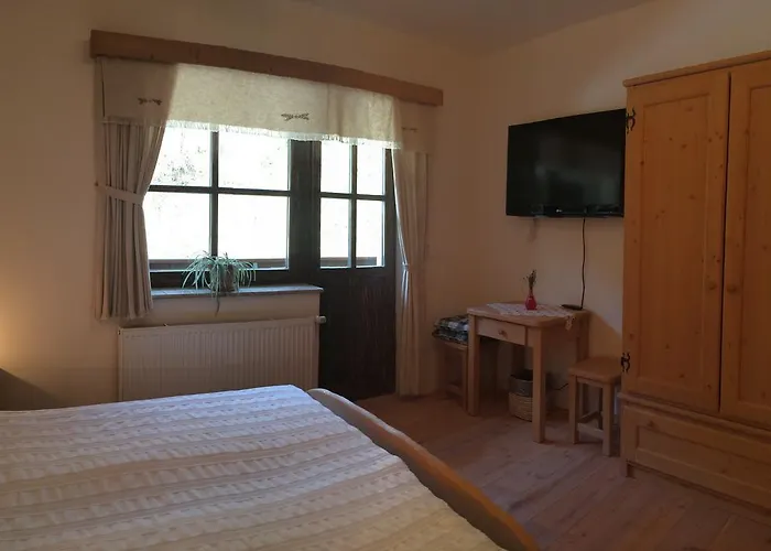 Pod Macesnovo Streho