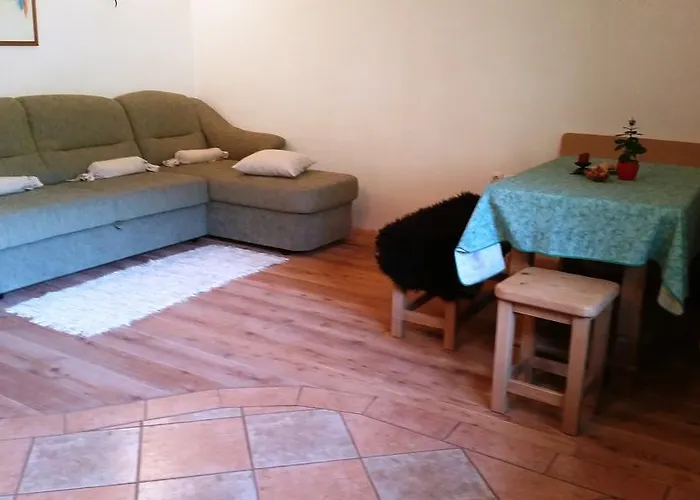 Pod Macesnovo Streho