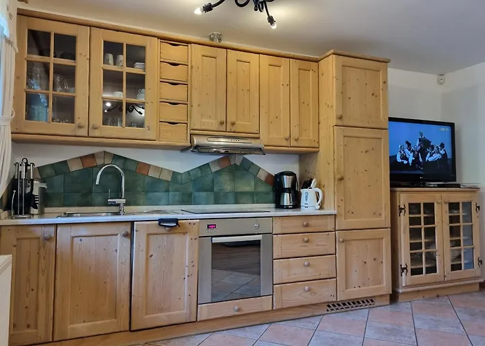 Pod Macesnovo Streho