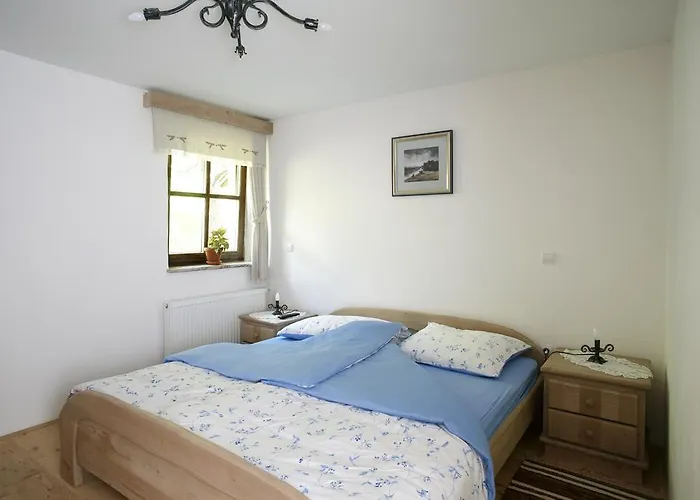 Pod Macesnovo Streho Solčava